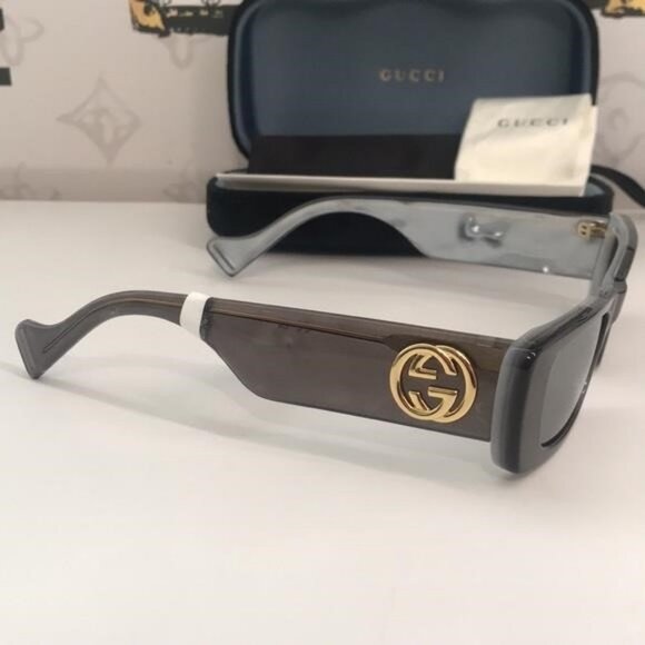 New Authentic Gucci GG0516S 002 Grey Silver Mirror Oversized Sunglasses - Picture 6 of 11